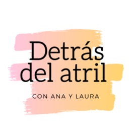 Detrás del atril
