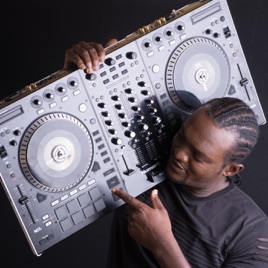 DJ KLAXS