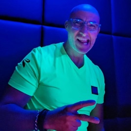 Dj Kriss Darry  Podcast Deephouse , Club, Latino & Mashup