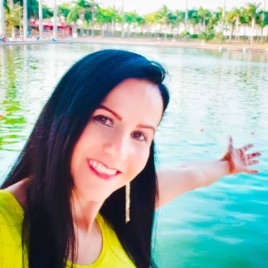 Youtuber: Regina Ferreira 5